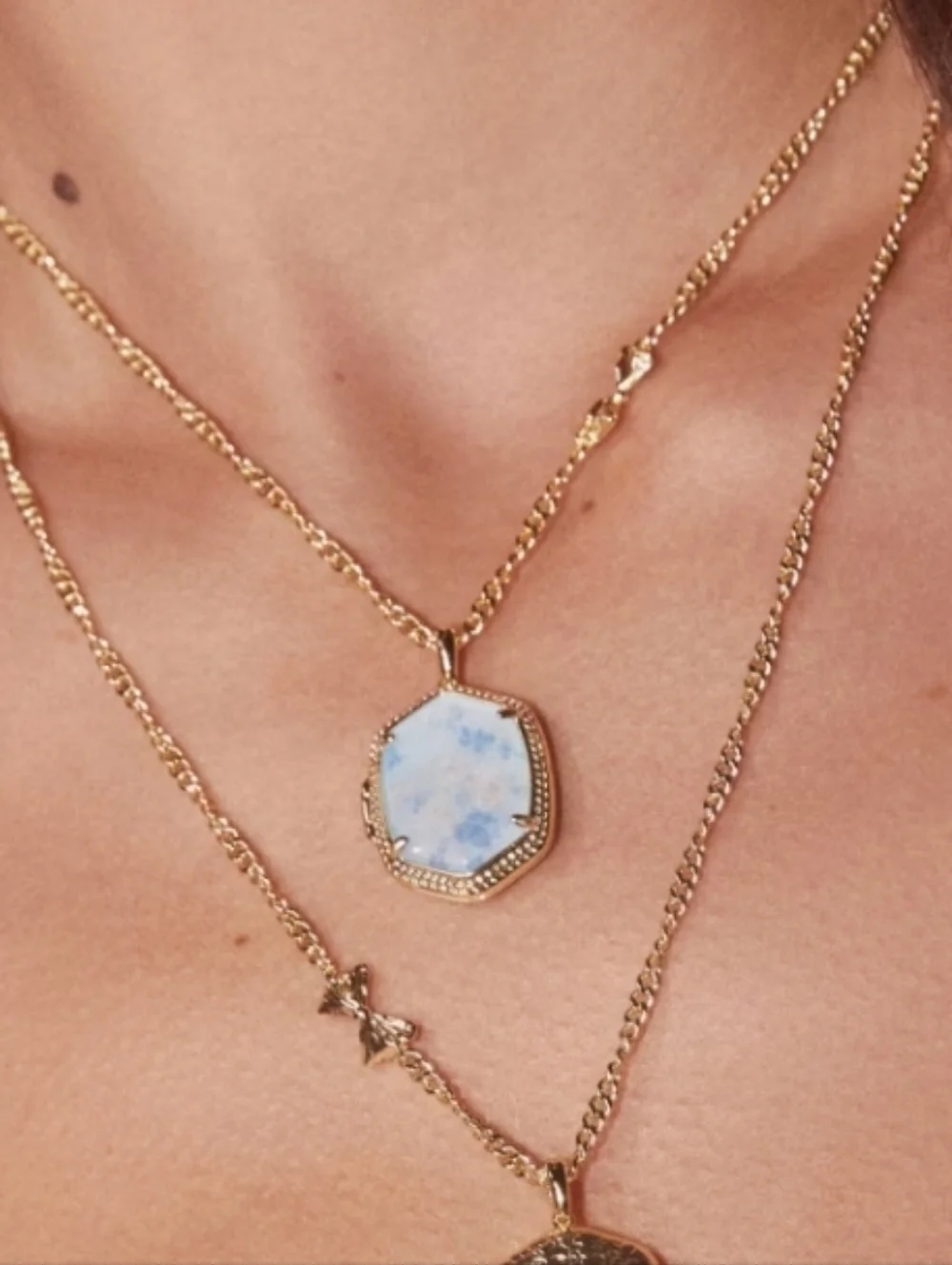 Kendra Scott x LoveShackFancy Daphne Gold Locket Necklace - Picture 4 of 4